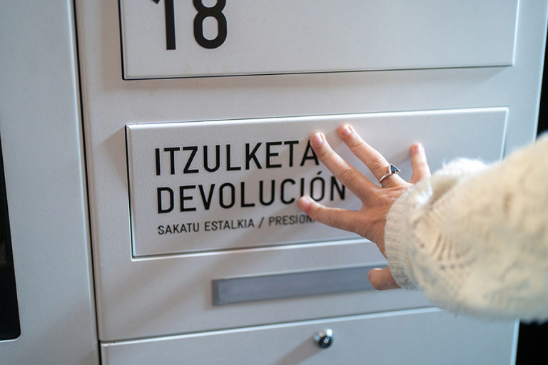 Retirada em autoatendimento 11 AZKUNA ZENTROA remoteLocker self return