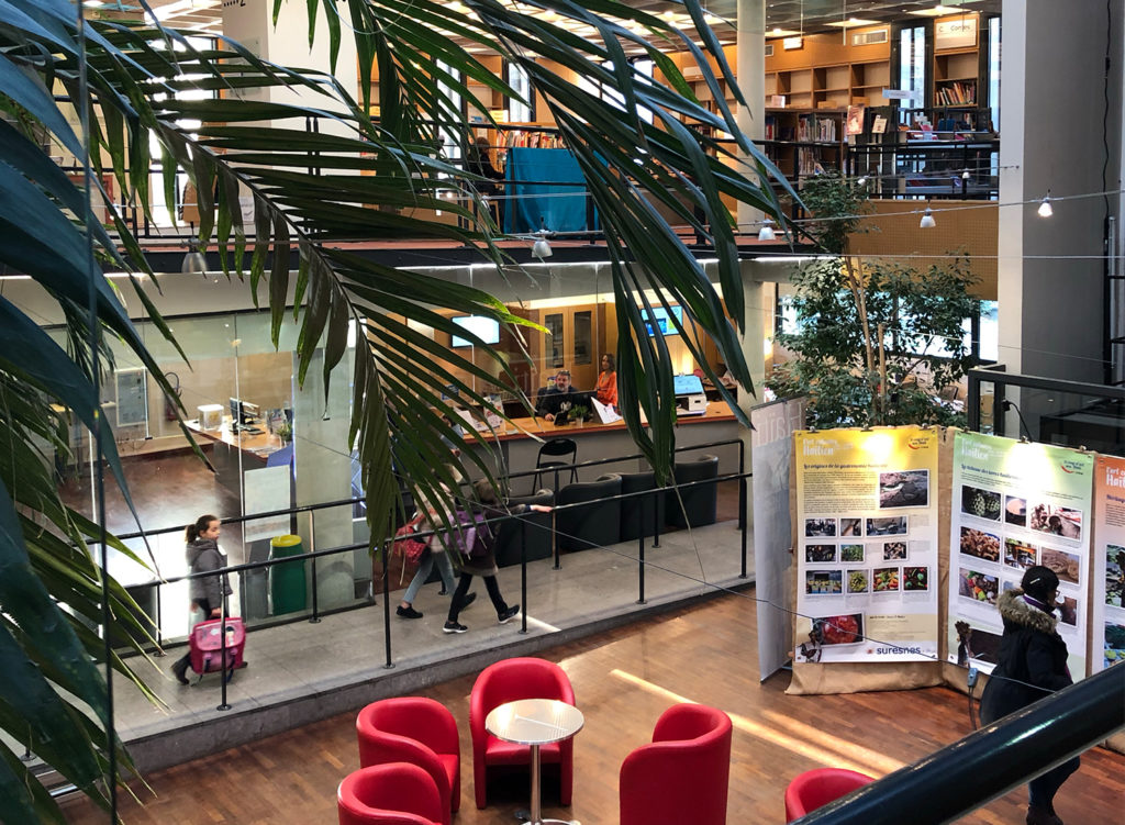 Interior of Suresnes library