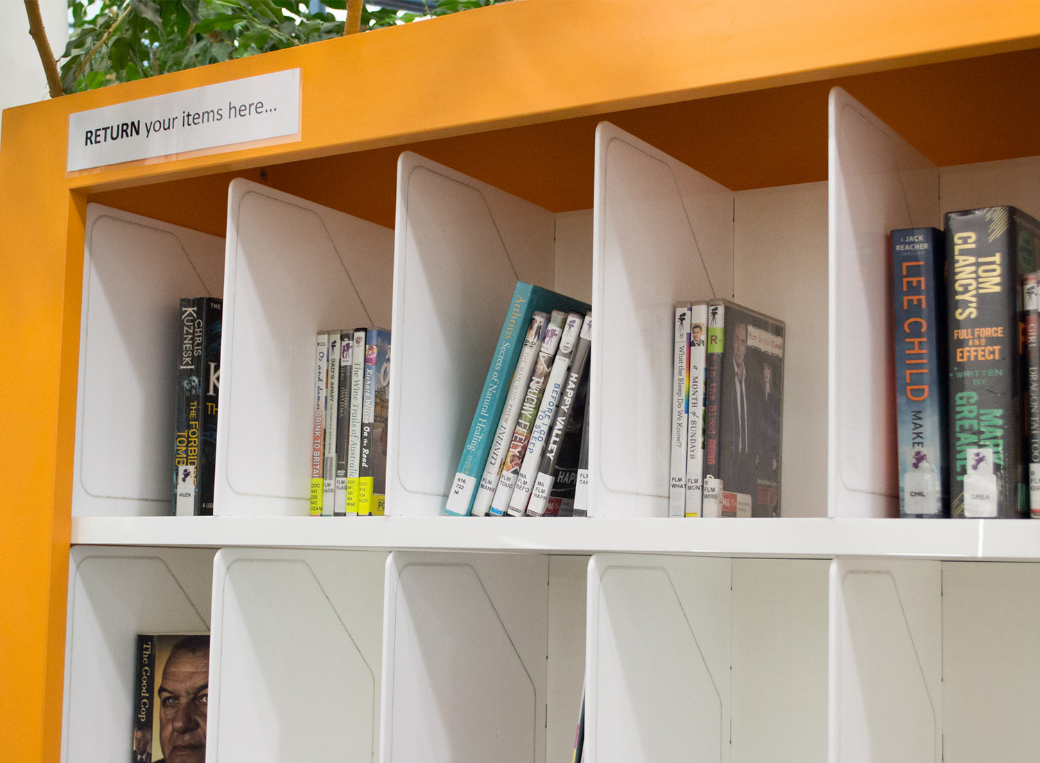 Intelligent Return Shelving 9 Recently returned items on smartshelf