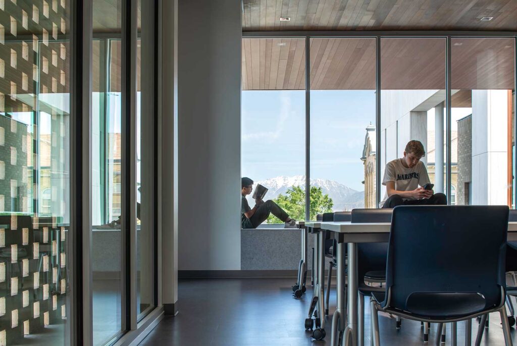 Spanish Fork-LIBRARY Interior Teen Maker