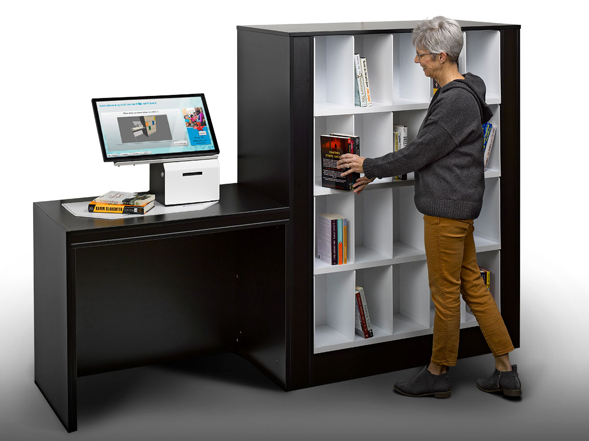 IFLA 2025でBibliothecaを体験:新しいテクノロジー、グローバルなつながり 3 smartShelf borrow being used by a patron